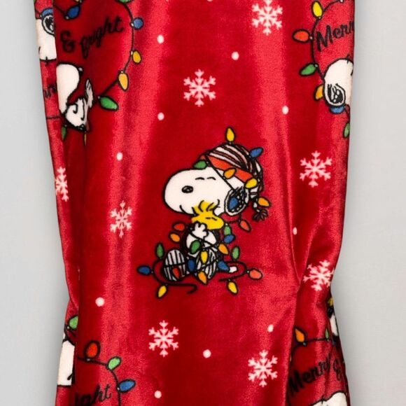 Snoopy Throw Blanket Peanuts Berkshire Christmas Lights Merry & Bright Red 60x70 - Picture 2 of 5